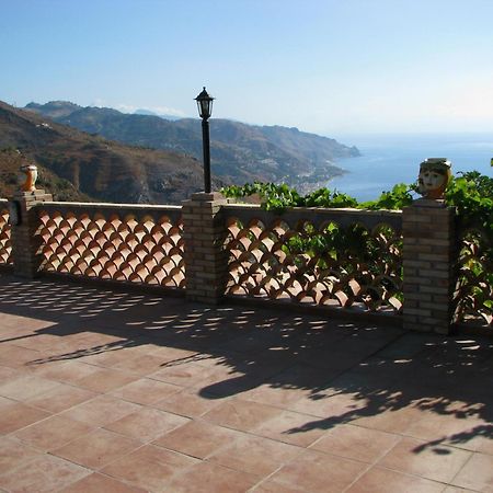 Villa Almoezia Charming B&B Taormina Exterior photo