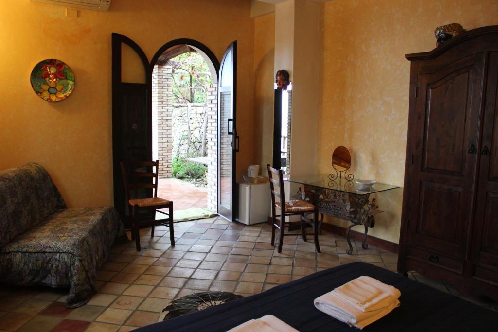 Villa Almoezia Charming B&B Taormina Room photo